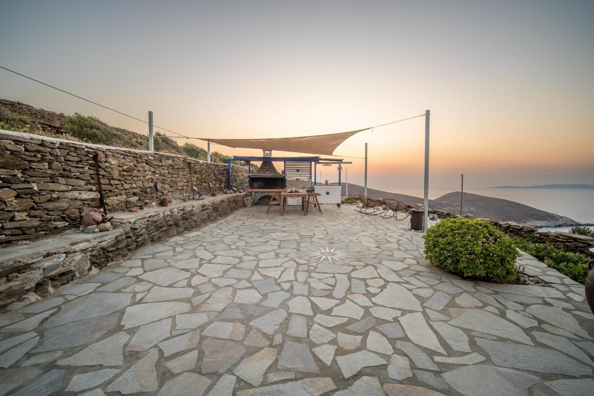 Mitato View Serifos Platis Gialos *