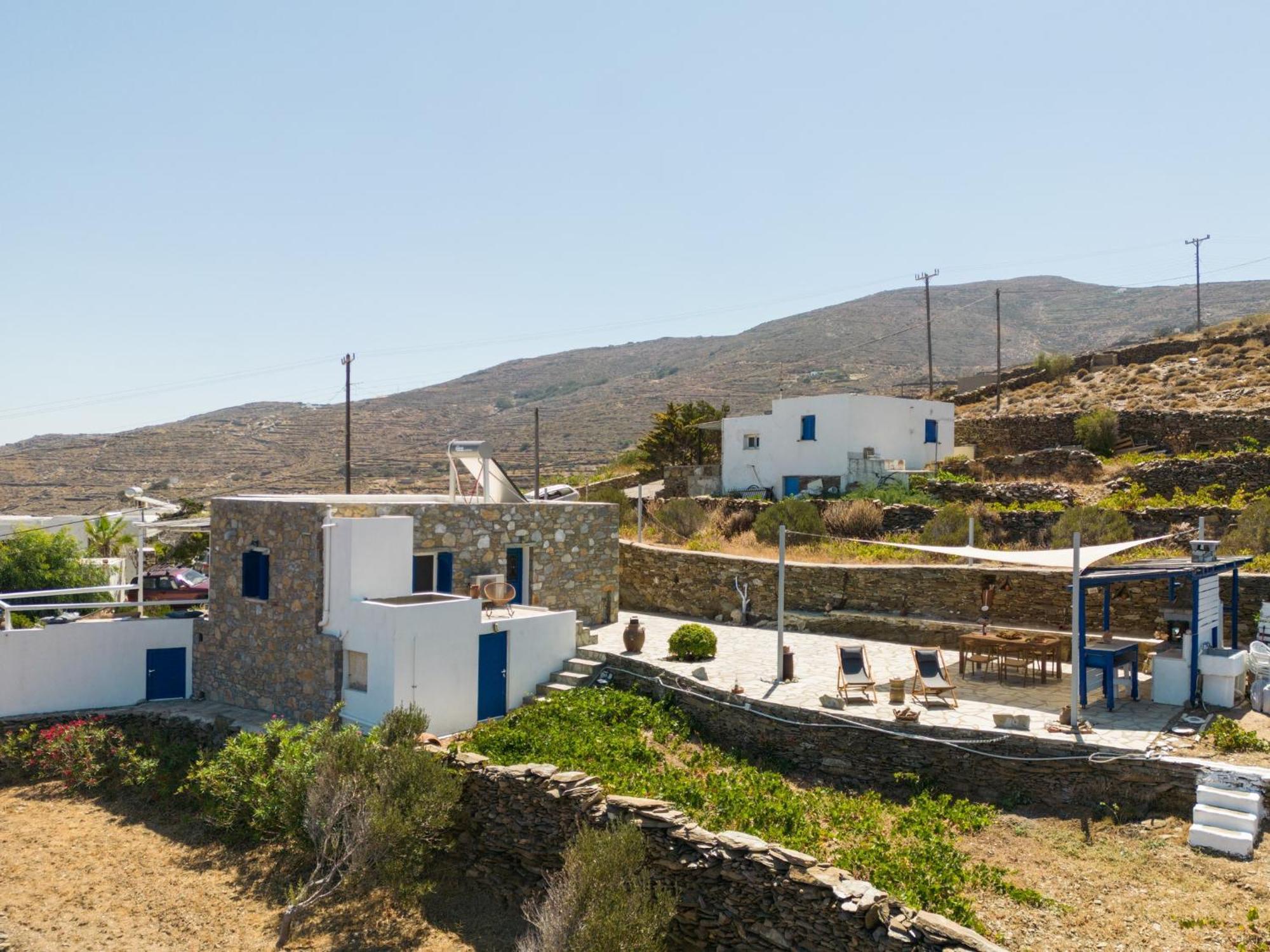 Mitato View Serifos Platis Gialos